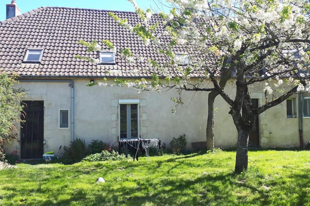Neuville-les-Decize Gite A La Ferme, Avec Animaux, Fromages Et Nature מראה חיצוני תמונה